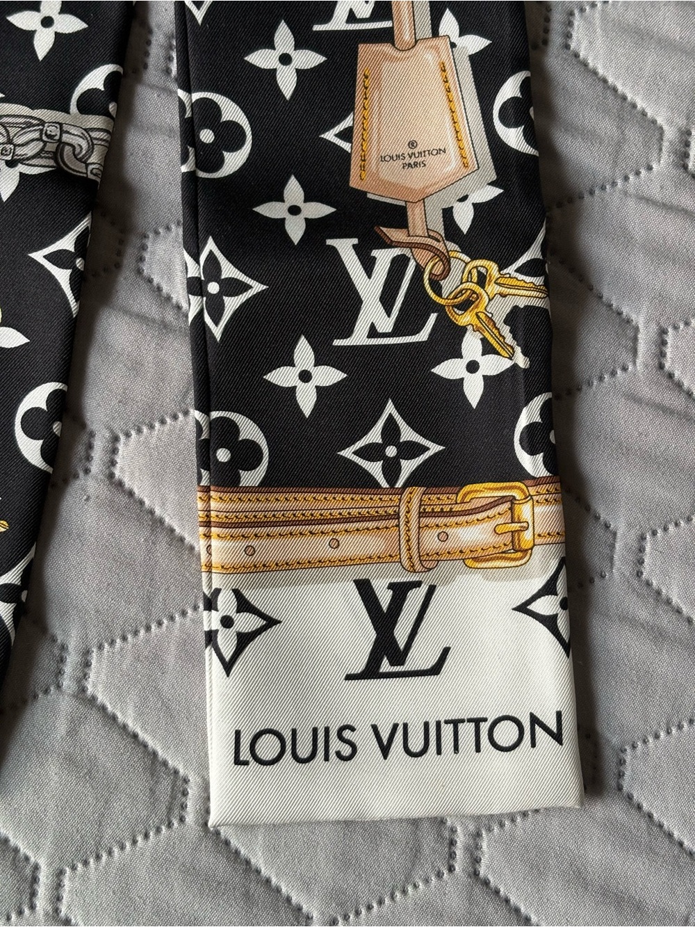 Louis Vuitton Confidential Bandeau Black White Monogram Silk Twilly Scarf
